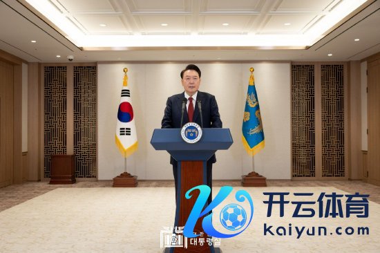 尹锡悦，12月12日在首尔总统府发表语言