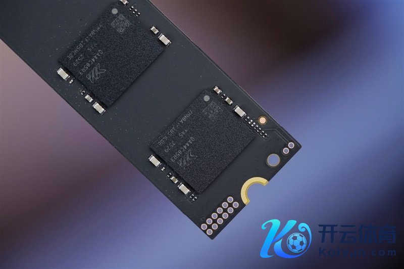 还有比它更强的OEM固态吗！长江存储PC550 1TB评测：毋庸散热片也能满速的PCIe 5.0 SSD